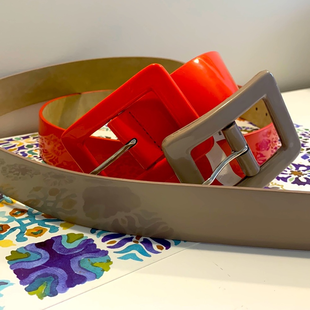 Set of 2 large belt FOR 15$